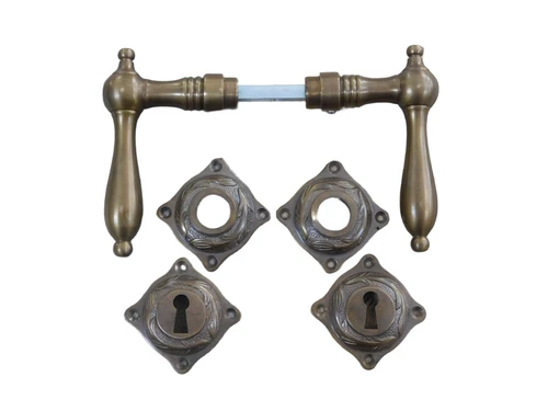 Set deurklinken met rozetten, Art Nouveau motief 3 lelies BB72 binnendeur - Messing