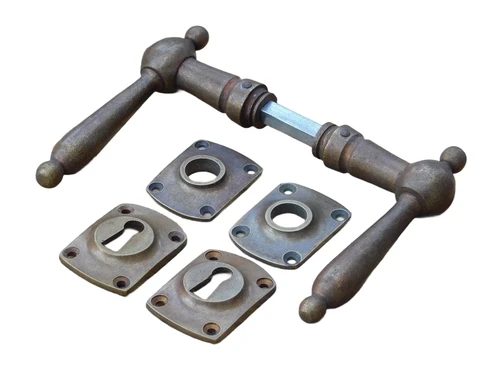 Set Door Hardware BB - Handles and Rosettes - Brass Tumbled
