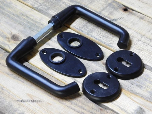 Set of door handles with oval handle rosettes + key rosettes BB - Matt black - Aluminium