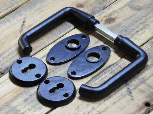 Set of door handles with oval handle rosettes + key rosettes BB - Matt black - Aluminium