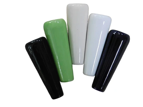 Prachtige set deurbeslag Karan-II-chrome met zwarte ceramische grepen en rozetten