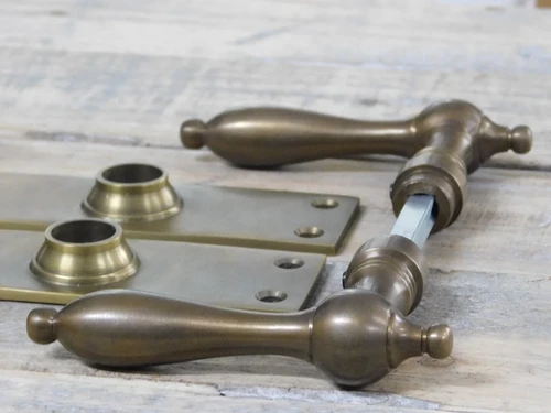 Set deurbeslag messing gepatineerd