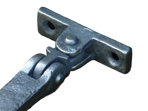 Smeedijzeren raamsluiting, middeleeuws slot van de hoogste kwaliteit ''craftsmanship''