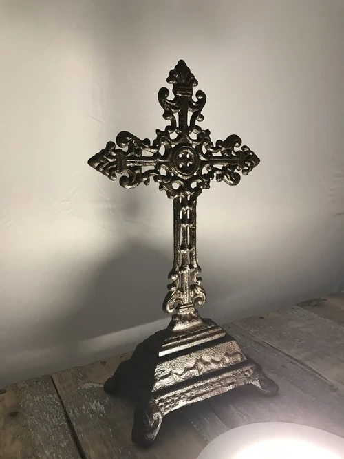 Kreuz auf Sockel – 25 cm – Gusseisen – Stehendes Kruzifix