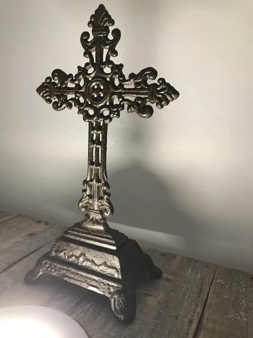 Kreuz auf Sockel – 25 cm – Gusseisen – Stehendes Kruzifix