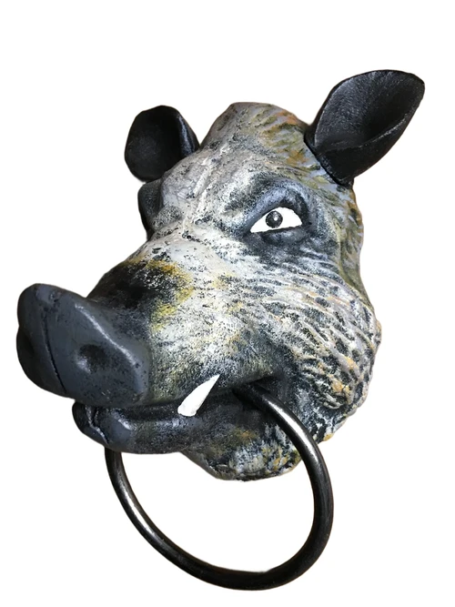 1 Wildlife head iron in color, with towel ring