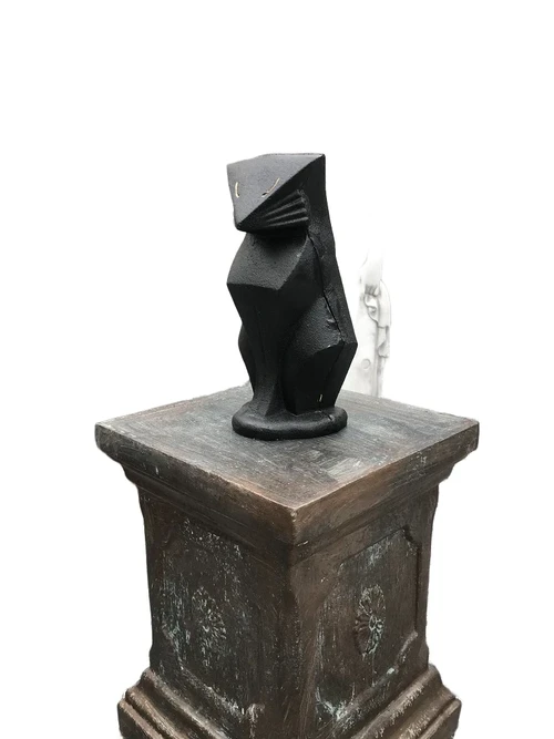 Abstract statue of a cat / cat, abstract animal statue, cast iron
