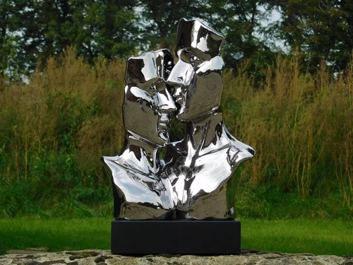 Statue ''Kissing Couple'' by Ceramic - Chrome Finish