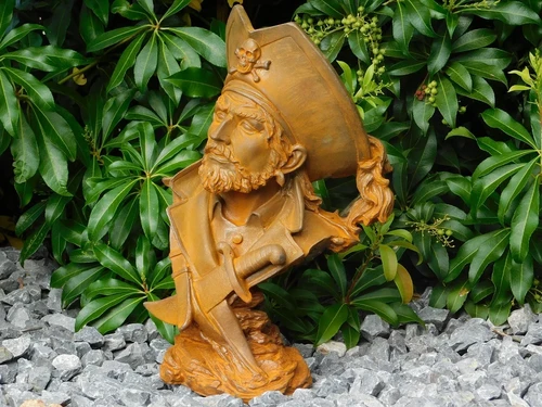 Special statue of a Pirate, cast iron, very detailed!