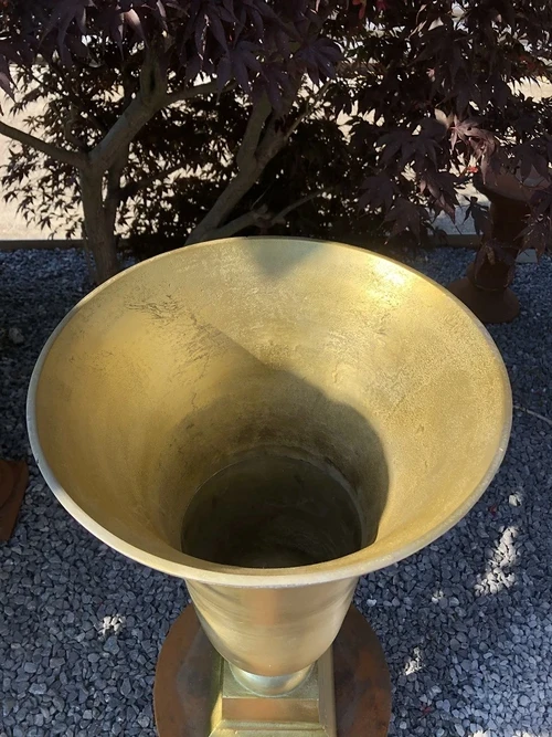 1 Prachtige RAW Aluminium gold bokaal-vaas groot.
