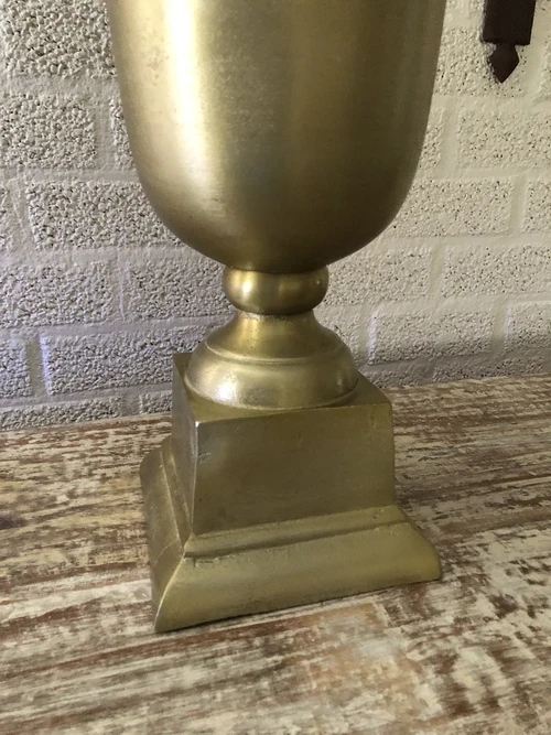 1 Prachtige RAW Aluminium gold bokaal-vaas groot.