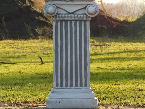 Eagle XXL on Pedestal - 160 cm - Solid Stone