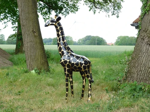 Einmalig: Giraffe XXL – 210 cm – Schwarz/Gold – Polystone
