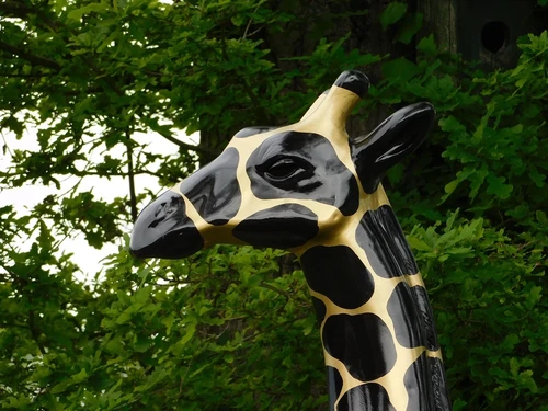 Einmalig: Giraffe XXL – 210 cm – Schwarz/Gold – Polystone