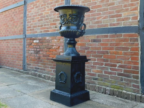 Large Garden Vase on Pedestal - Black - Cast iron - Stylish Garden Decoration