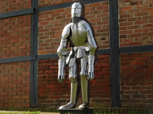 Knight Armour on stand vintage - metal - 190 cm