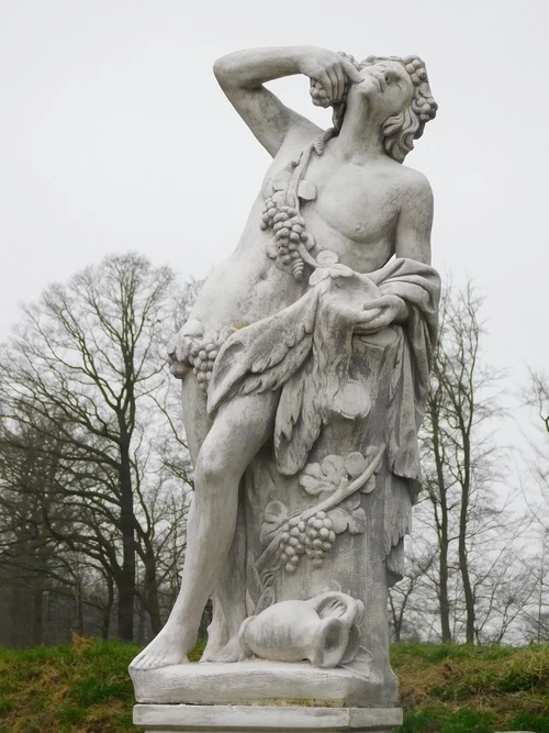 Tuinbeeld Dionysos/Bacchus op Sokkel - 200 cm - Steen
