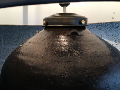 Prachtige lamp op oud indonesische rijstekruik, UNIEK!