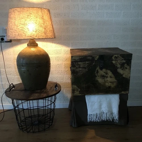 Prachtige massief hardhouten kist Yamaica met mooi beslag.