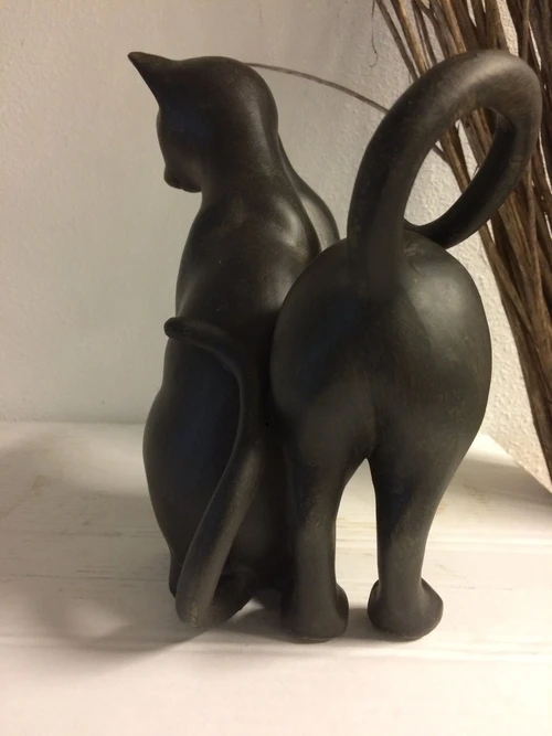 Set of 2 cats playing, polystyrene.