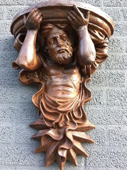 Einzigartiges großes Karyatiden-Wandornament aus Gusseisen 