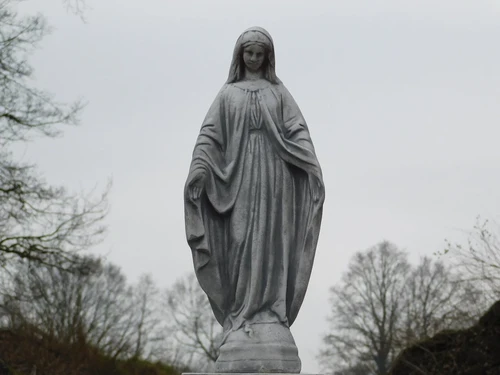 Statue of Mary on pedestal - 132 cm - Stone