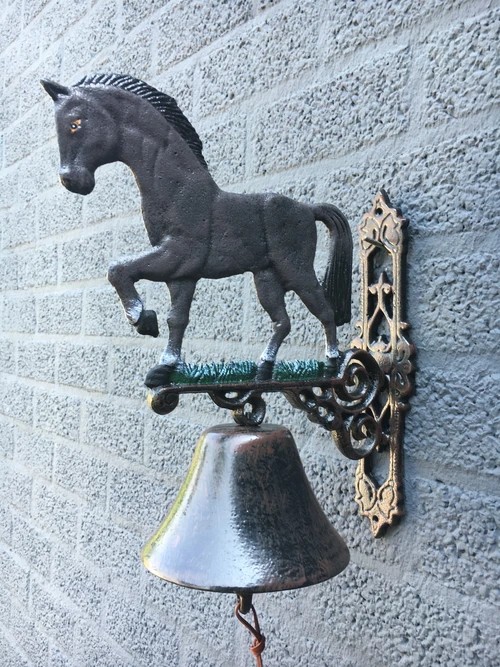 Klassieke Gietijzeren Wandbel met Paard – Deurbel