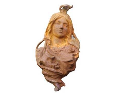 Weiblicher Kopf, Jugendstil - Skulptur, aus Gusseisen