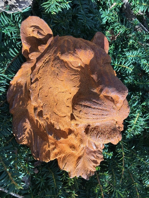 Wall Ornament / Lioness Water Spout – 40 cm – Cast Iron