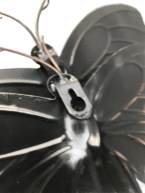 Beautiful set of wall butterflies, beautiful in color and made of metal.