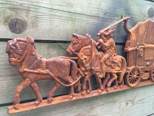 Historic Wall Decoration: Horse and Carriage – Cast Iron – Rust – 56 cm