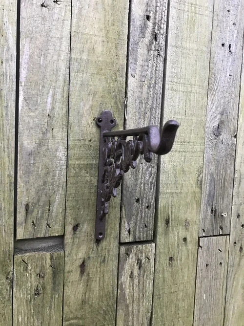 Wall hook with roses - cast iron - decorative wall decoration