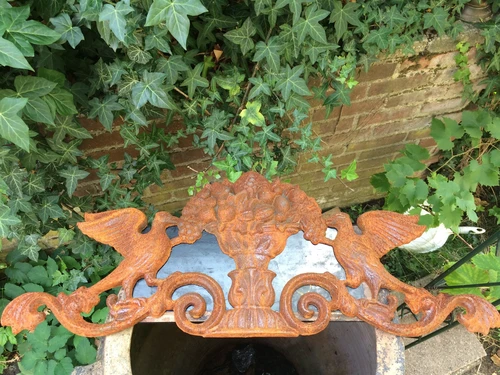 Classic Wall Ornament: Two Doves with a Fruit Bowl – Cast Iron – Rust – 76 cm