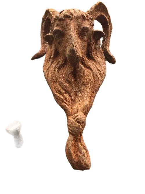 Wall ornament wall goat, nice decoration made of cast iron, rest