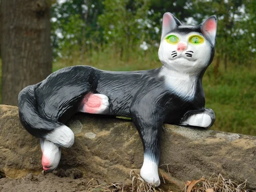 Statue of a Reclining Cat - 33 cm - Polystone