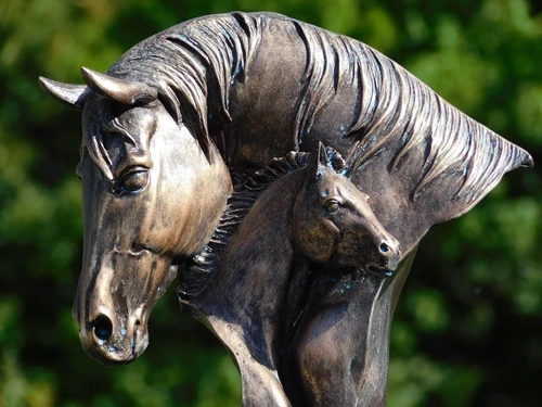 Polystone horse statue - Bronze-coloured