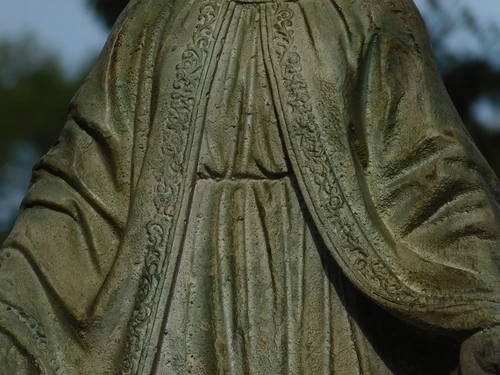 Statue of the Virgin - robust - polystone - ecru