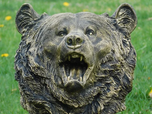 Bear head polystone - beautiful design - black-gold