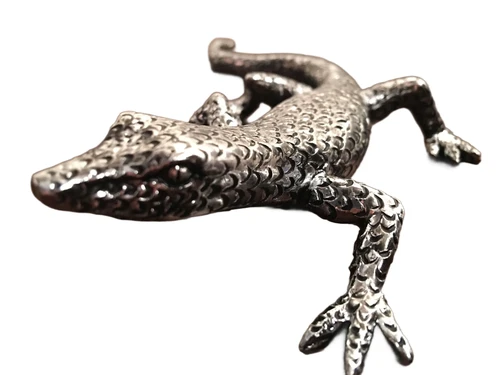 Lizard electric silver painted, beautiful!