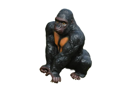 Beautiful gorilla, polystone beautiful to look at.
