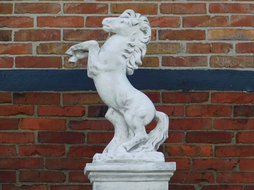 Horse on Base - 140 cm - Solid Stone