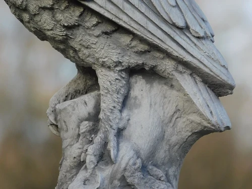 Statue Owl on Tree Trunk - Full Stone - Detailed