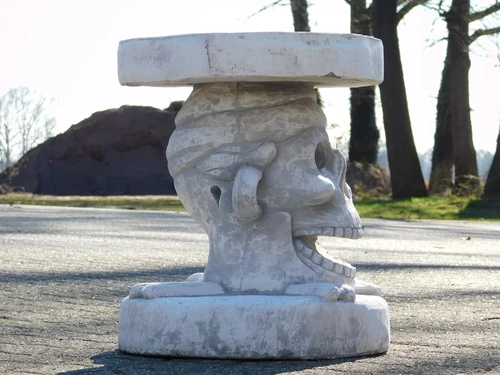 Schädel Beistelltisch - Stein - 48 cm
