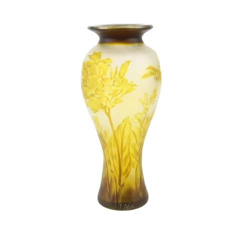 A CAMEO GLASS BALUSTER VASE 