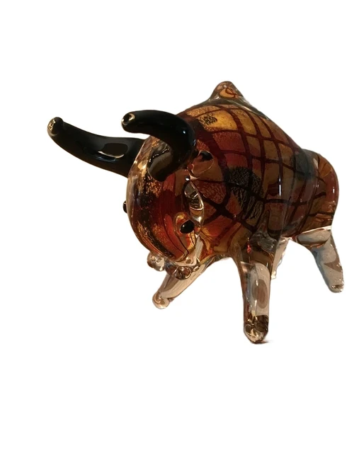 Beautiful statue of a bull made of full glass, beautiful in color!!