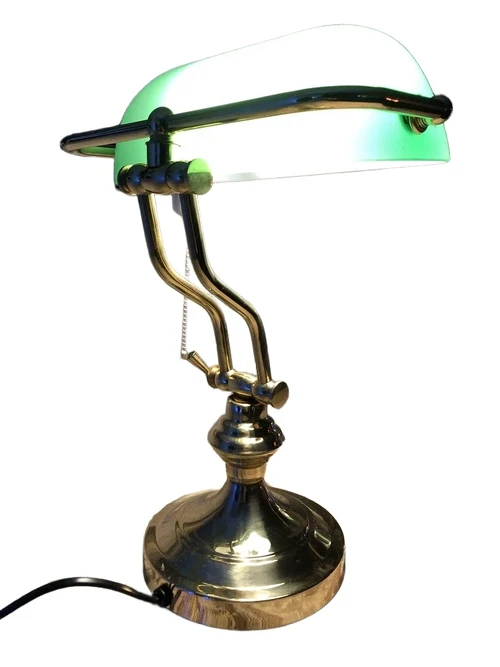 Een prachtige messing-groen glazen banking desk buro lamp