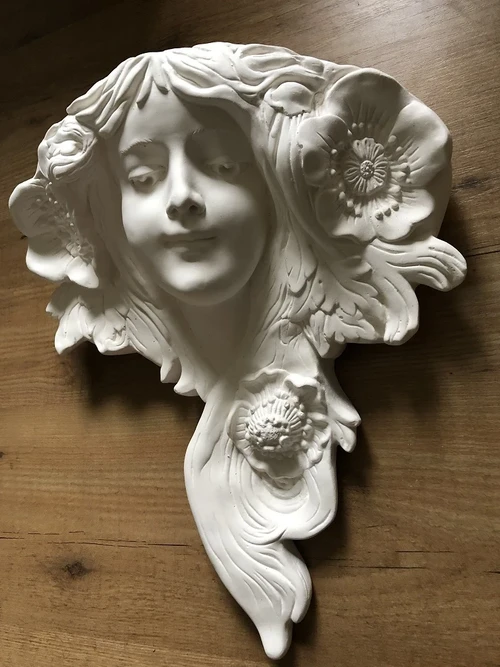 Mooie strakke wandlamp in wit terracotta steen, zeer fraai, klassiek.