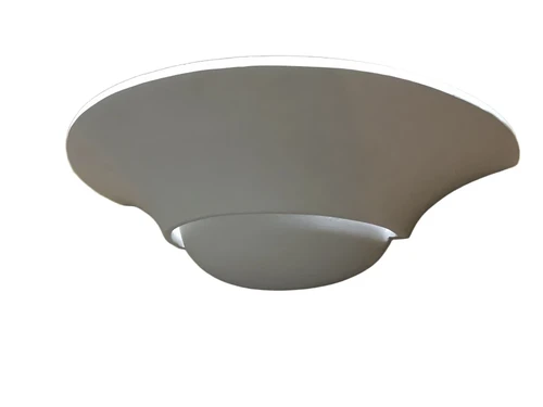 Mooie strakke wandlamp in wit terracotta steen, zeer fraai, modern.