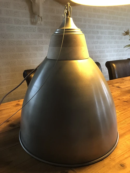 Prachtige By-boo hanglamp, metaal- hout afzetting.