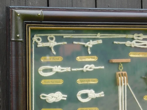 Frame with Ship buttons - Wall display case - Vintage